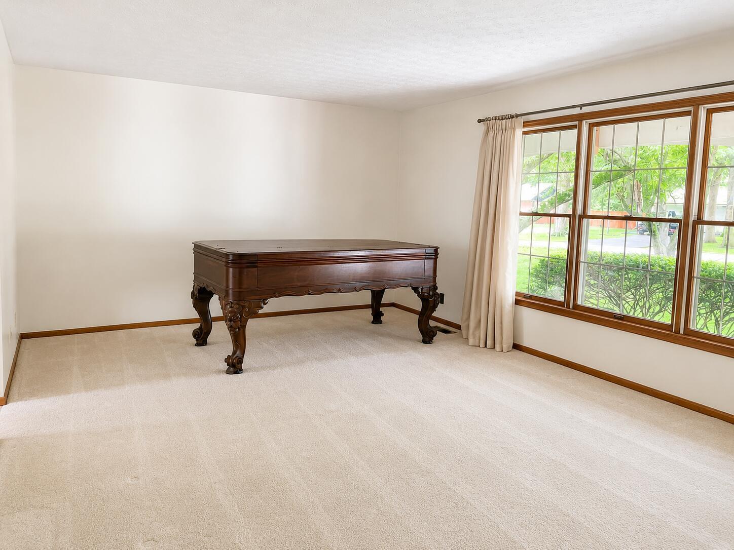 844 Brookpark Road Marion, OH 43302 - Photo 7 of 54 Living Room