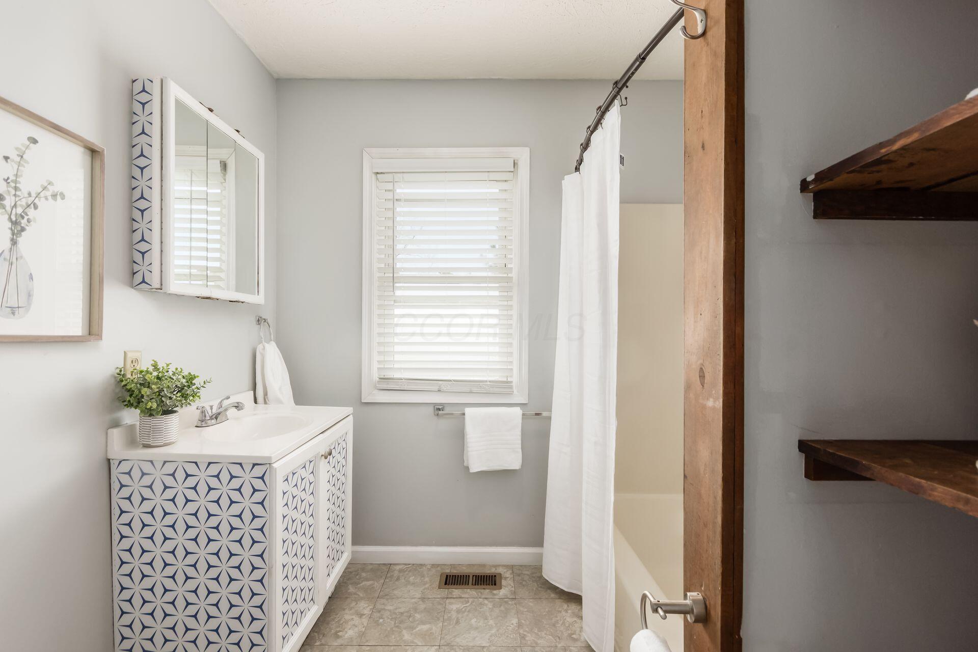15050 Drummond Road Orient, OH 43146 - Photo 35 of 76 1st floor full bath