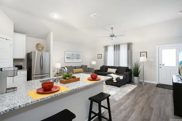 $2,150 | 6943 Emerald Valley, San Antonio, TX 78242