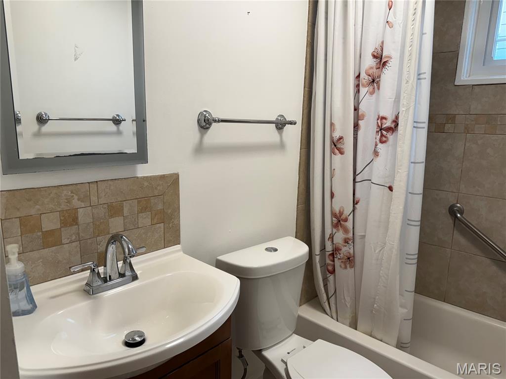 22 Bon Price Terrace St. Louis, MO 63132 - Photo 12 of 22