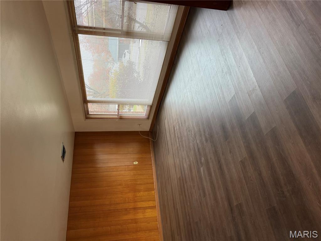 22 Bon Price Terrace St. Louis, MO 63132 - Photo 3 of 22