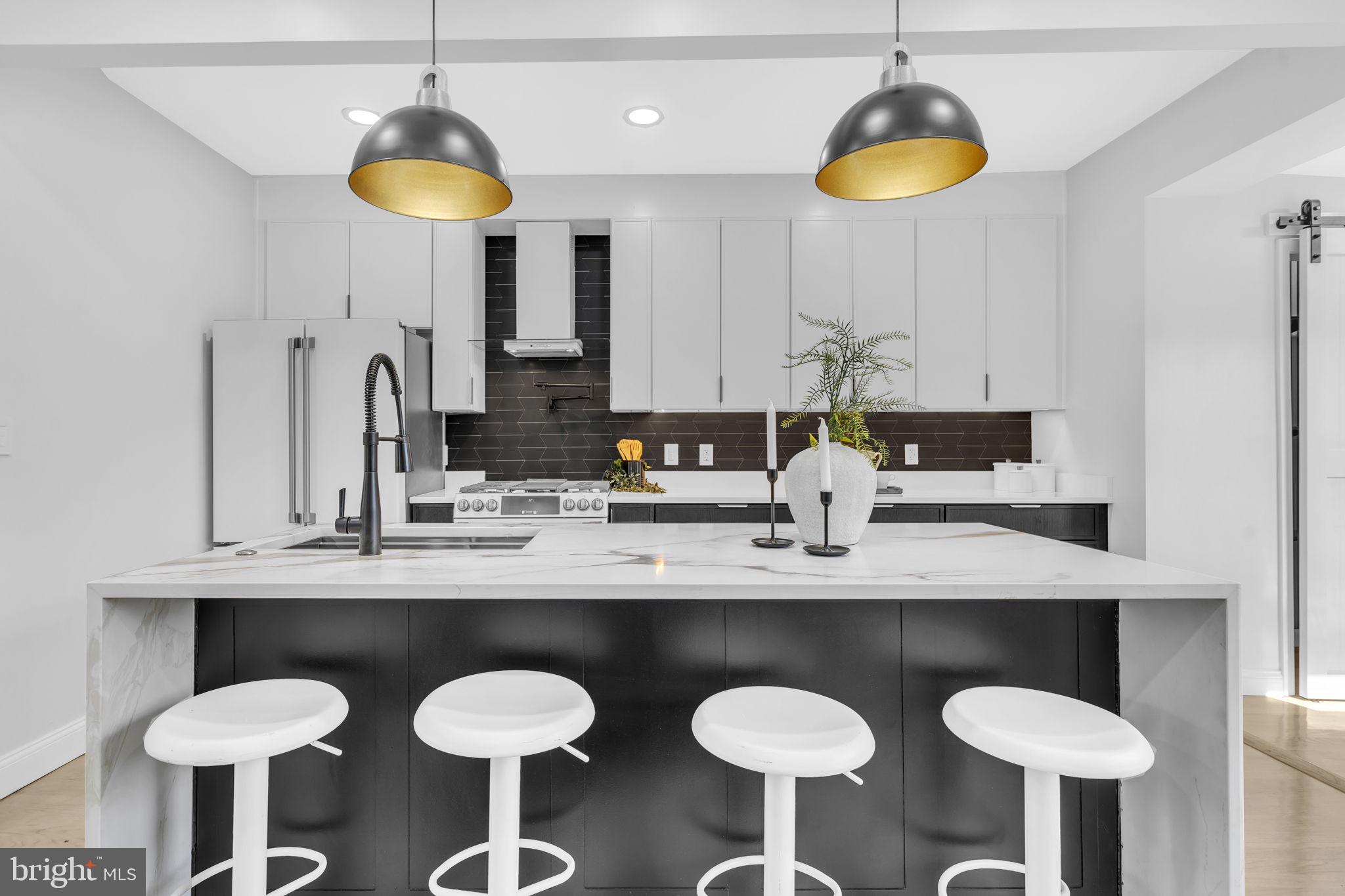 314 Farragut Street Northwest Washington, DC 20011 - Photo 11 of 38