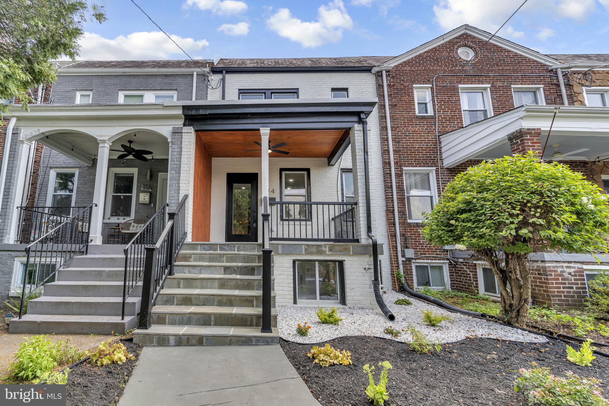 314 Farragut Street Northwest Washington, DC 20011 - Photo 2 of 38