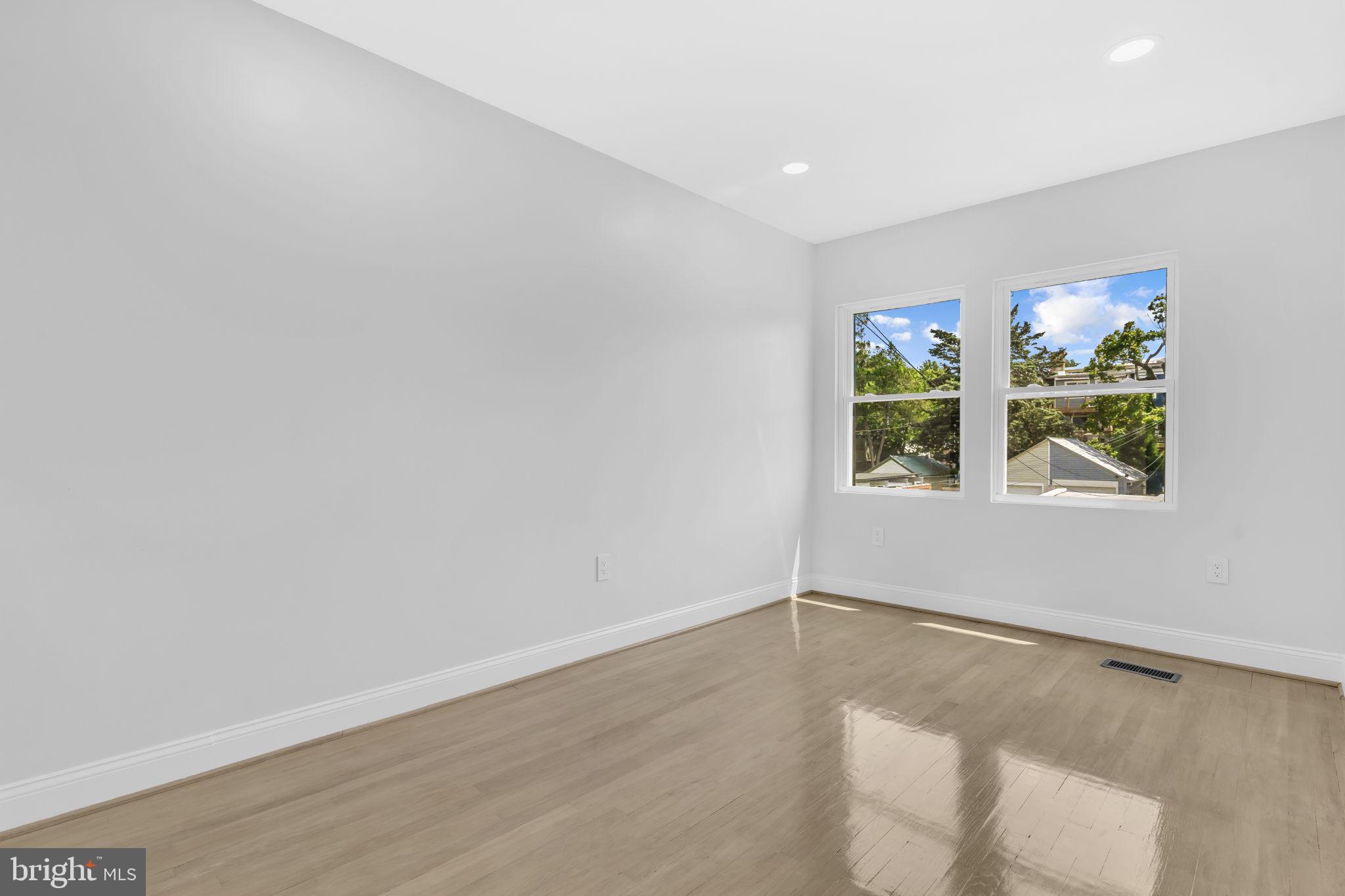 314 Farragut Street Northwest Washington, DC 20011 - Photo 21 of 38