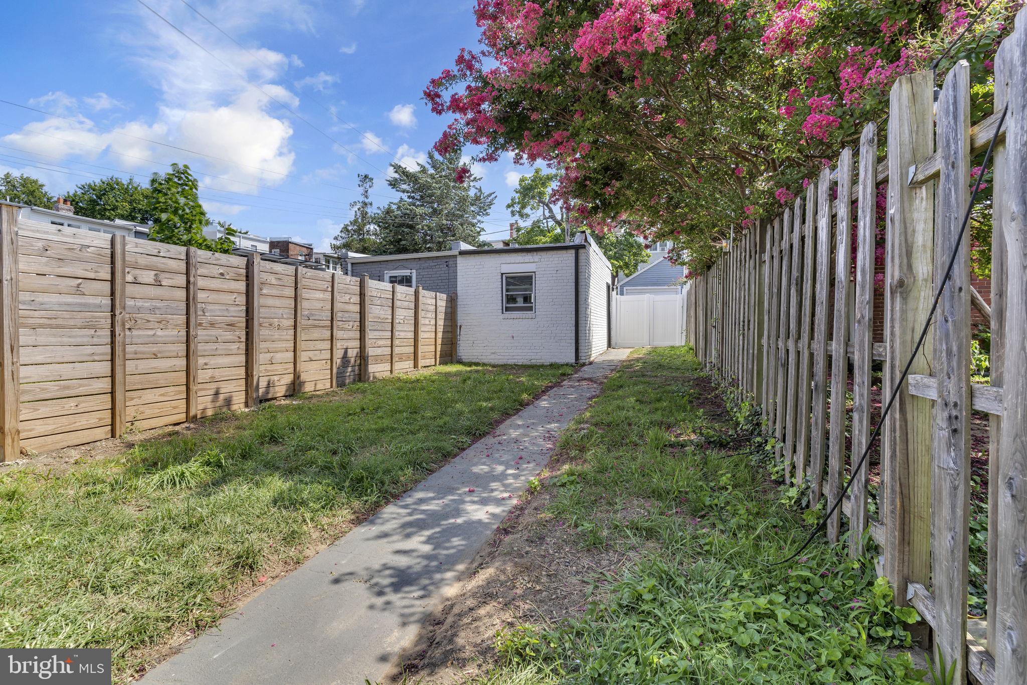 314 Farragut Street Northwest Washington, DC 20011 - Photo 38 of 38