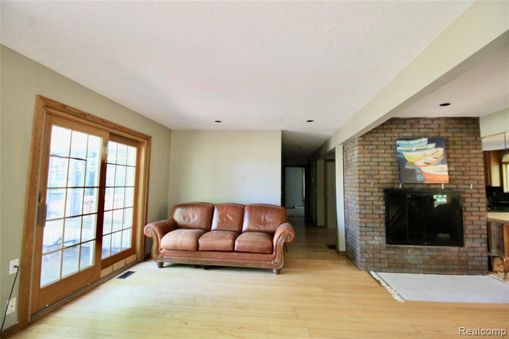 3515 Lahring Road Linden, MI 48451 - Photo 8 of 27