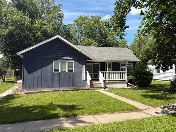 $149,000 | 416 East 7th Street, Minonk, IL 61760