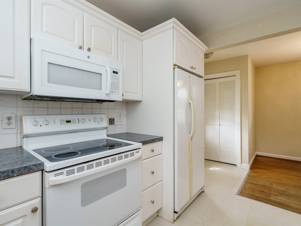 2952 Claremont Road Raleigh, NC 27608 - Photo 9 of 21 Kitchen