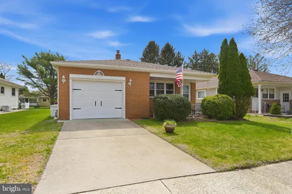 $310,000 | 7 Pavilion Street, Toms River, NJ 08757