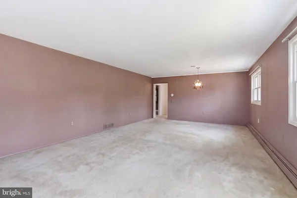 $310,000 | 7 Pavilion Street, Toms River, NJ 08757