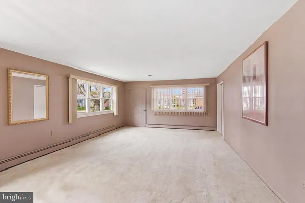 $310,000 | 7 Pavilion Street, Toms River, NJ 08757