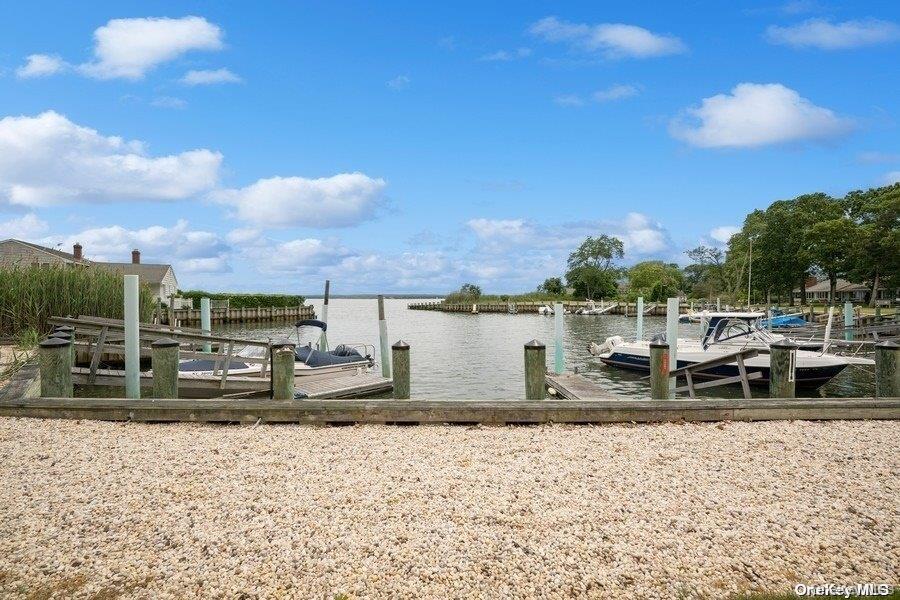 5 Leafy Way Riverhead, NY 11901 - Photo 3 of 15