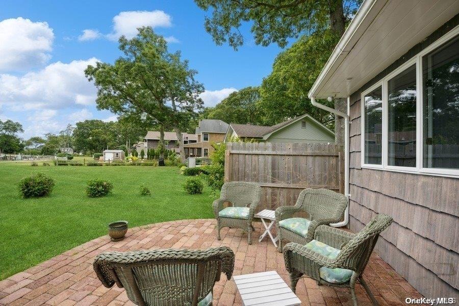 5 Leafy Way Riverhead, NY 11901 - Photo 5 of 15