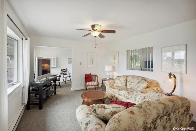 $3,000 | 5 Leafy Way, Riverhead, NY 11901