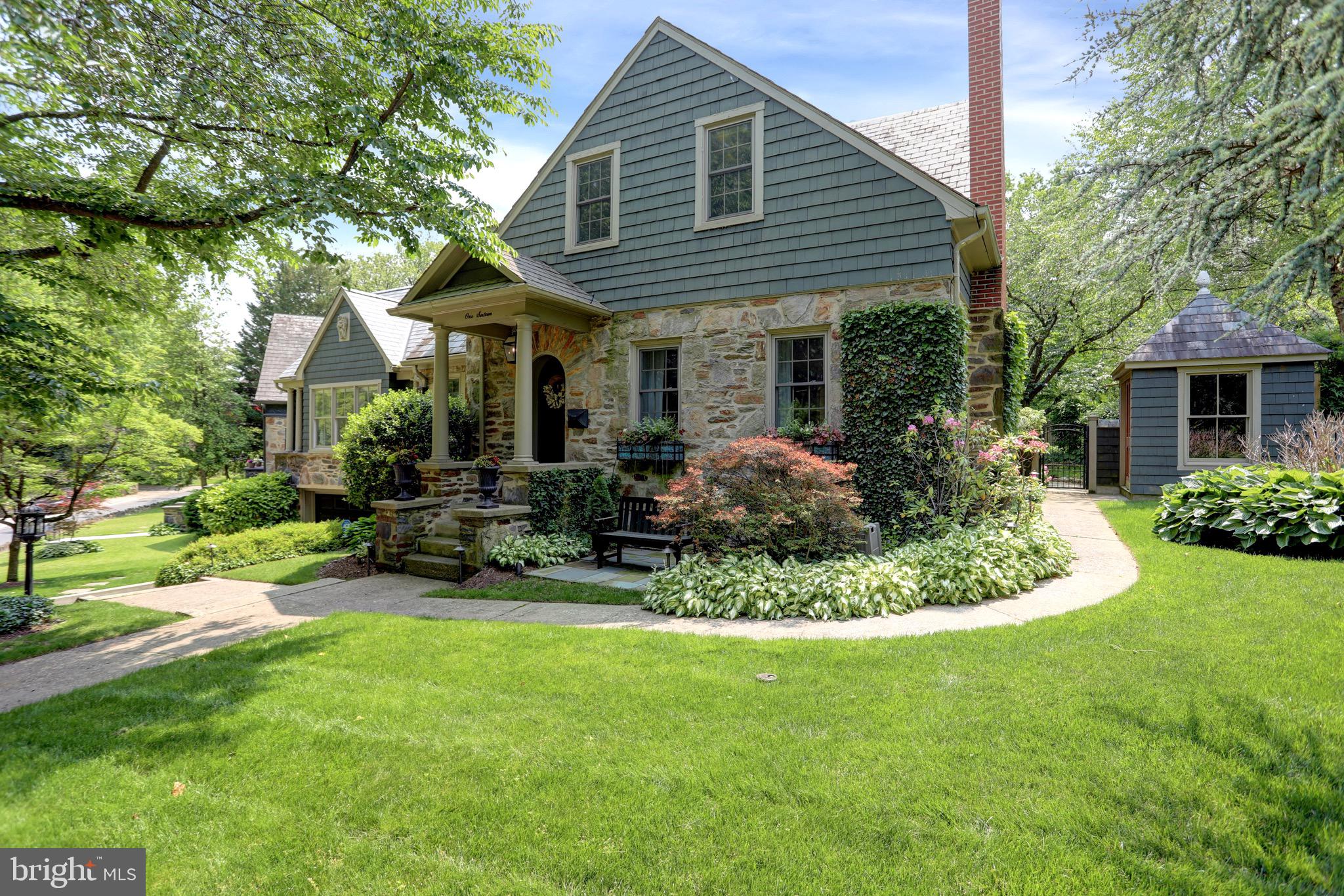 116 Edgewood Road Towson, MD 21286 - Photo 3 of 53 Nestled in the quiet enclave of Towson Estates