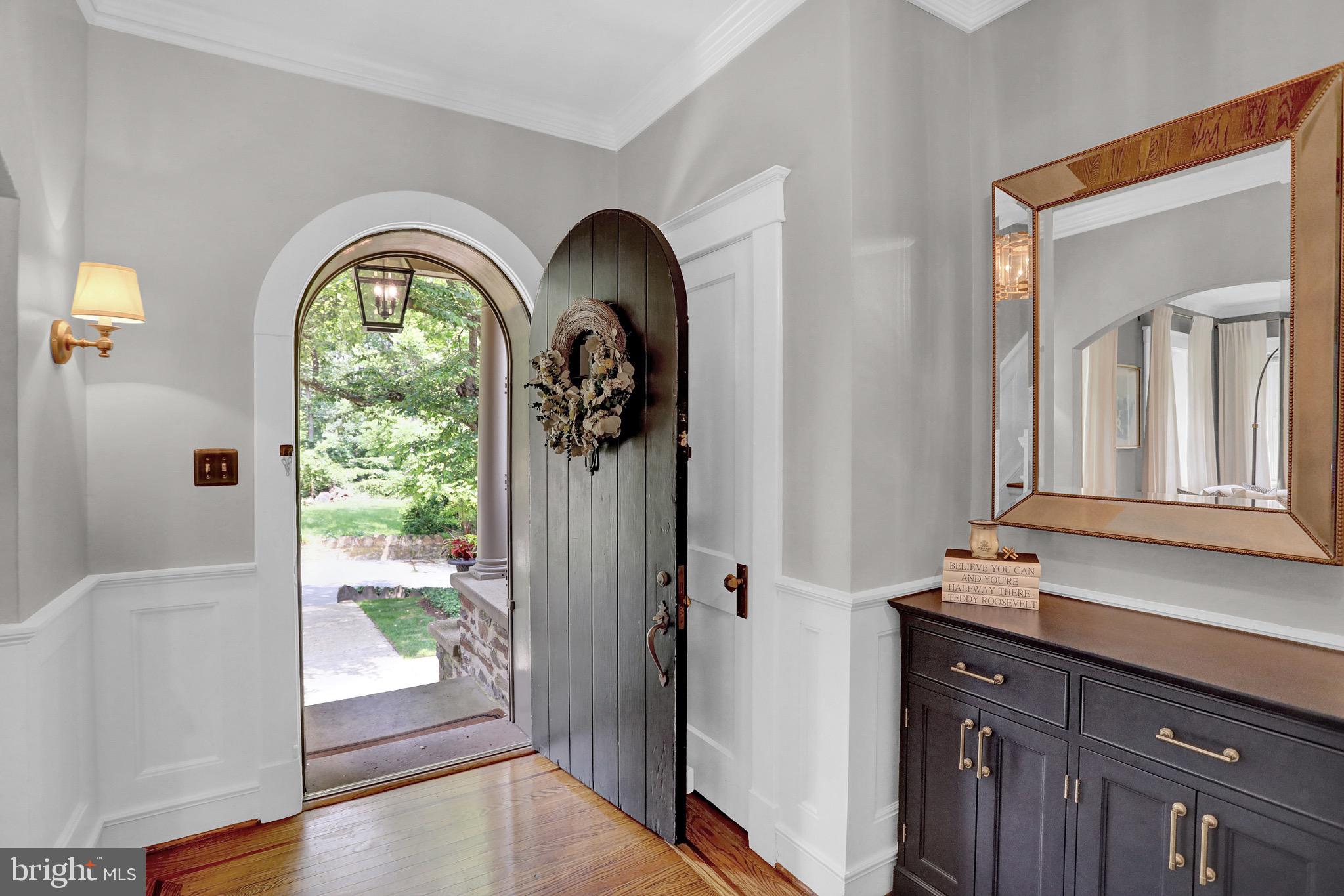 116 Edgewood Road Towson, MD 21286 - Photo 7 of 53 Enter through the arched doorway