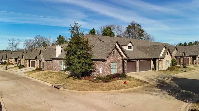$335,000 | 1857 Stonecrest Boulevard, Unit 2001, Tyler, TX 75703