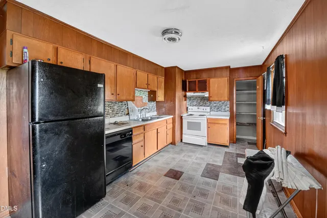 $145,000 | 609 Regina Drive, Spring Lake, NC 28390