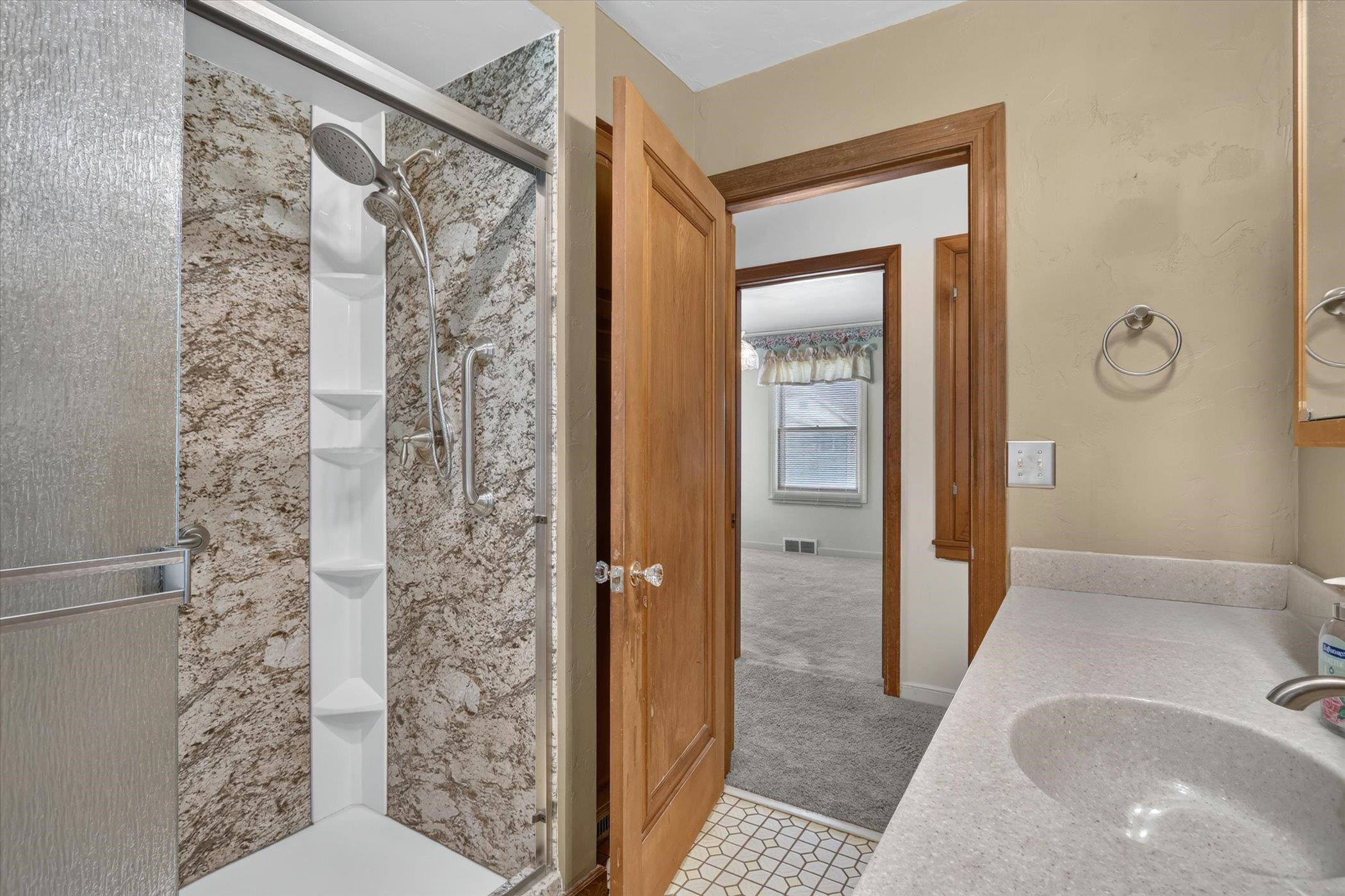 1129 Johnson Street Beloit, WI 53511 - Photo 22 of 35