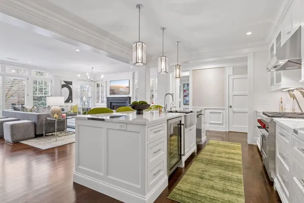 $2,800,000 | 240 Minnetonka Avenue South, Unit 203, Wayzata, MN 55391