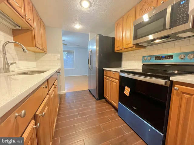 $2,400 | 8813 Vicksburg Court, Manassas, VA 20109