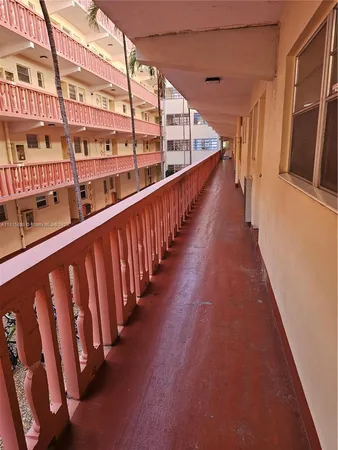 $1,650 | 215 Southeast 3rd Avenue, Unit 205A, Hallandale Beach, FL 33009