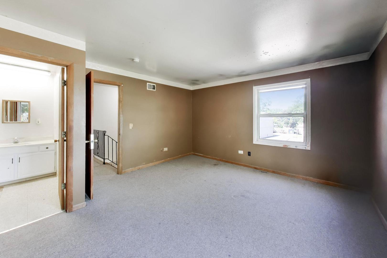 26371 North Diamond Lake Road Mundelein, IL 60060 - Photo 19 of 32