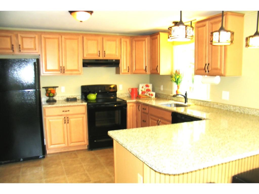 89 Rockingham Street Concord, NH 03301 - Photo 3 of 30