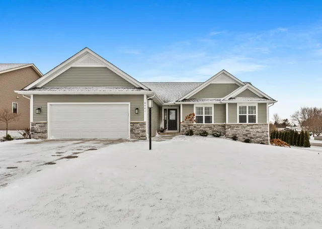 $475,000 | 6441 Kingsview Drive, Mount Pleasant, WI 53406
