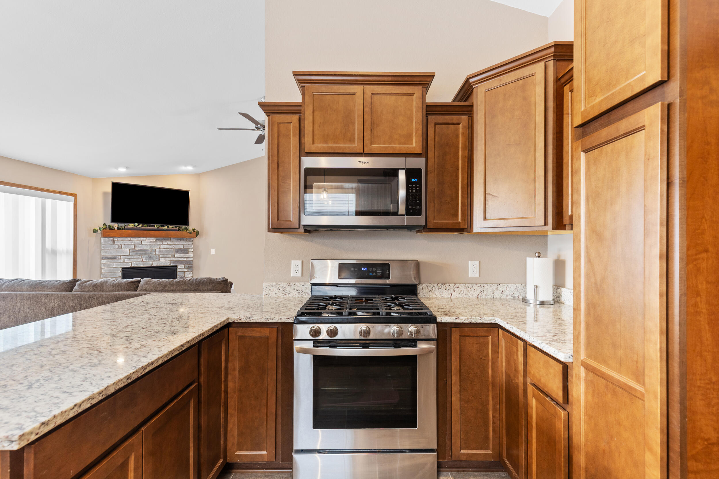 6441 Kingsview Drive Mount Pleasant, WI 53406 - Photo 12 of 36 photo jan 13 2026, 10 38 47 pm