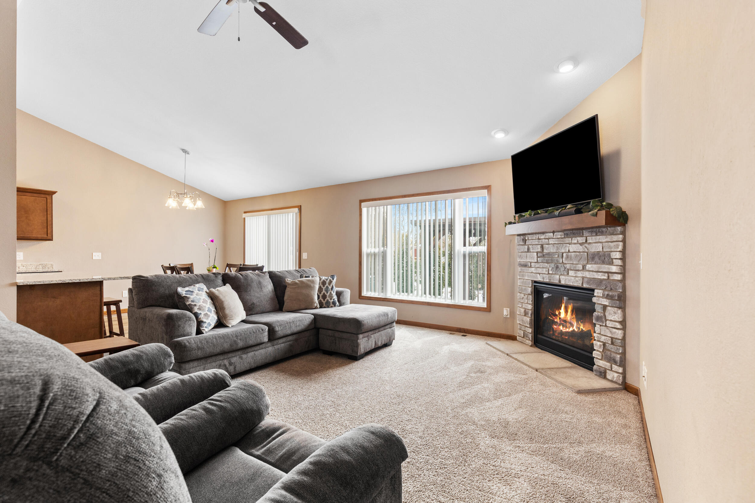 6441 Kingsview Drive Mount Pleasant, WI 53406 - Photo 17 of 36 photo jan 13 2026, 10 30 24 pm