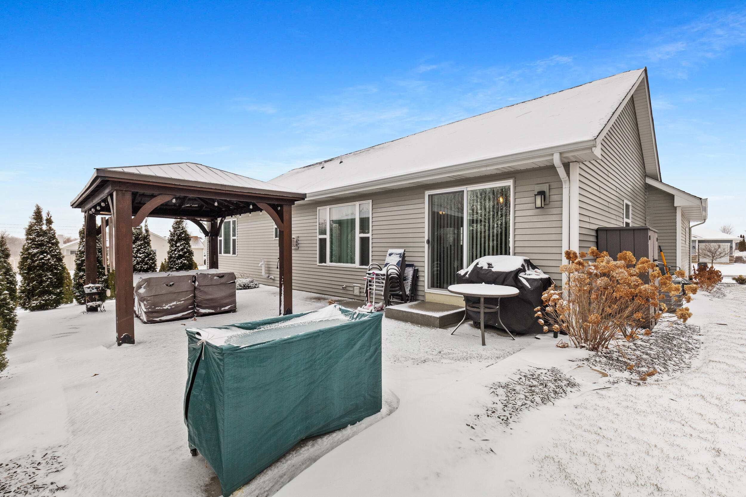 6441 Kingsview Drive Mount Pleasant, WI 53406 - Photo 4 of 36 photo jan 13 2026, 10 48 58 pm (1)