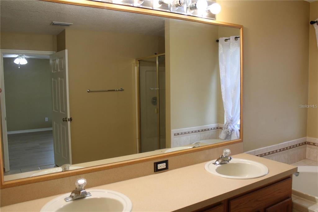 11479 Walden Loop Parrish, FL 34219 - Photo 16 of 49