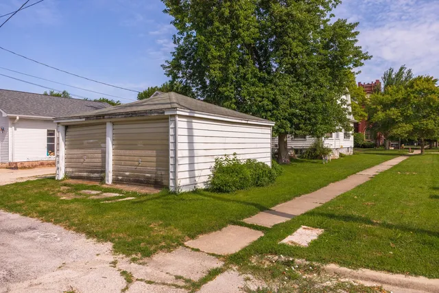 $115,000 | 201 West Delaware Street, Dwight, IL 60420