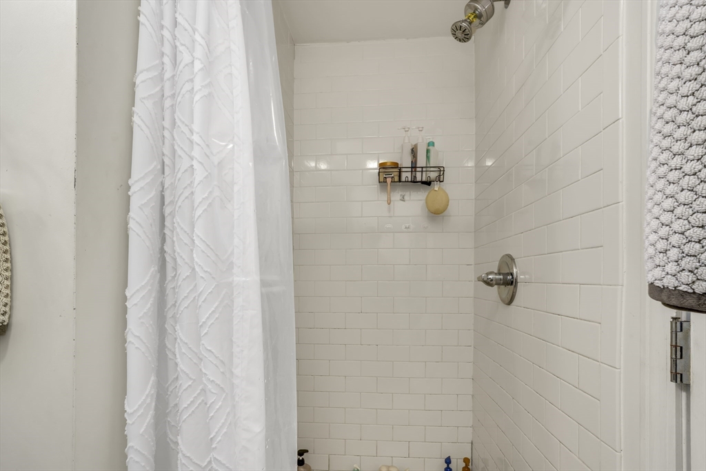 35 North Margin Street, Unit 4 Boston, MA 02113 - Photo 17 of 20