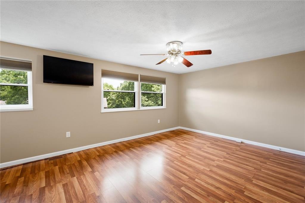 3125 Laurel Ridge Circle Bridgeville, PA 15017 - Photo 19 of 35