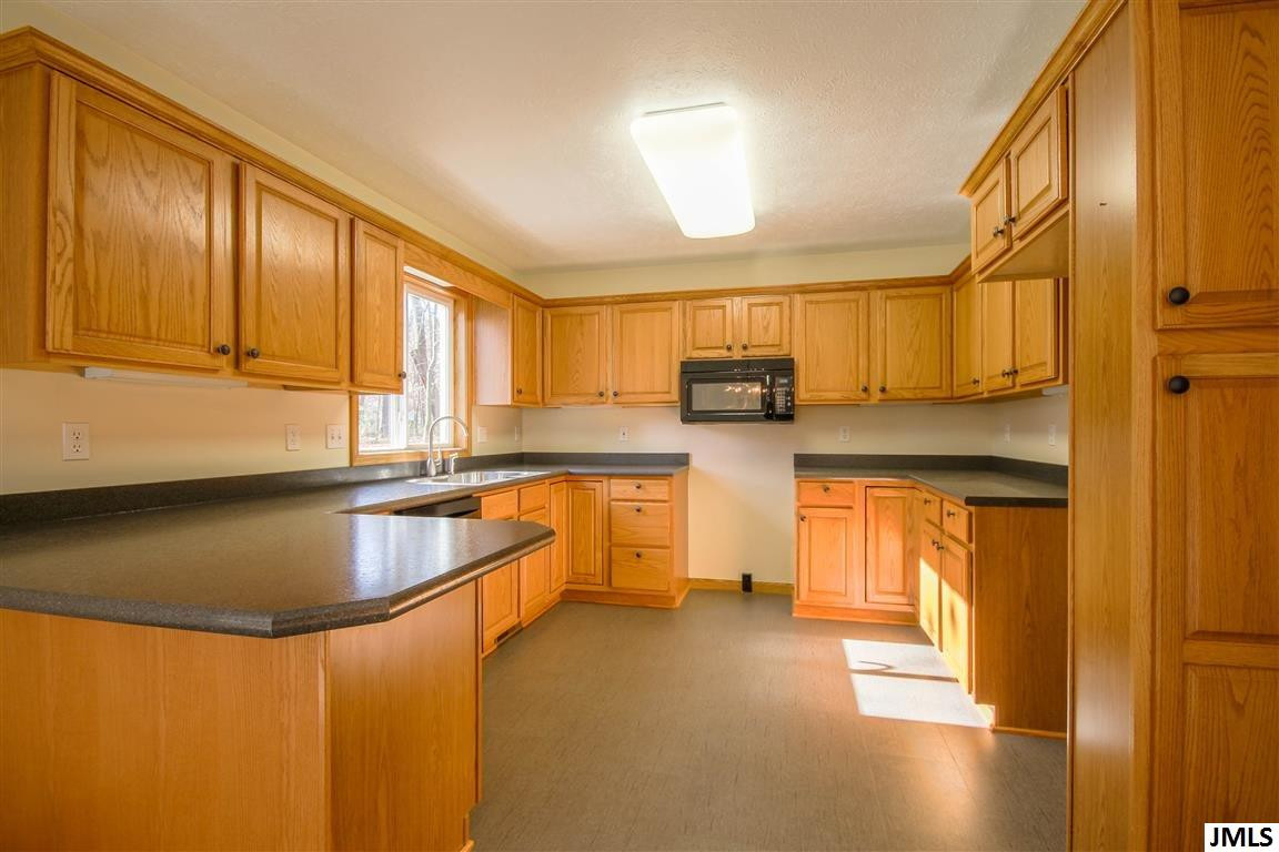 205 Wickenham Drive Spring Arbor, MI 49283 - Photo 3 of 32 Photo 3