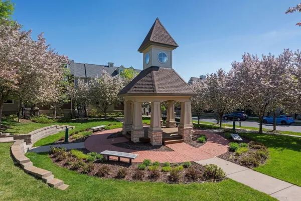 $2,995 | 8296 Townsend Drive, Eden Prairie, MN 55344