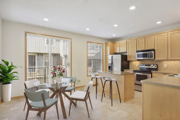 $2,995 | 8296 Townsend Drive, Eden Prairie, MN 55344