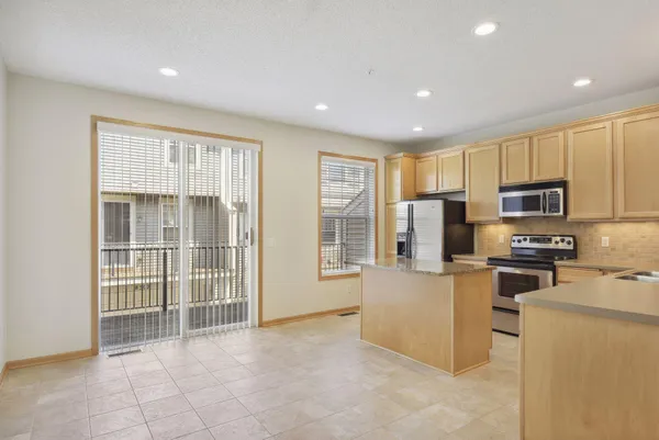 $2,995 | 8296 Townsend Drive, Eden Prairie, MN 55344