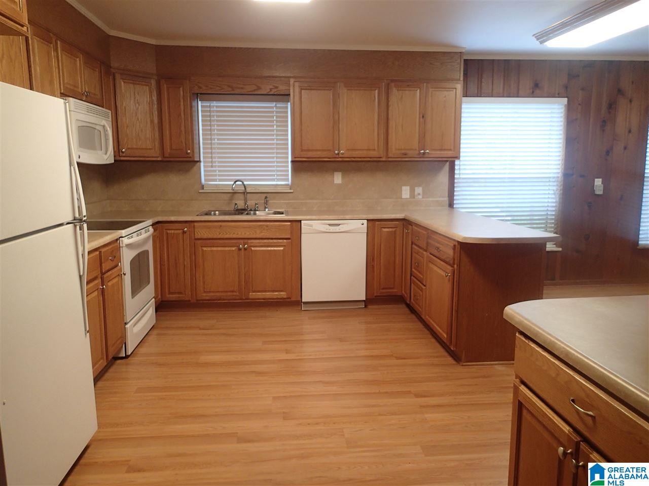 130 Huntingdon Drive Sylacauga, AL 35150 - Photo 6 of 15