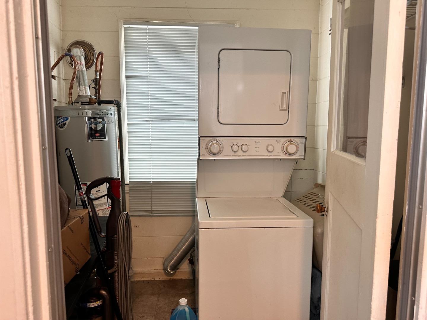 323 Maple Street Salinas, CA 93901 - Photo 11 of 15 a utility room with dryer and washer