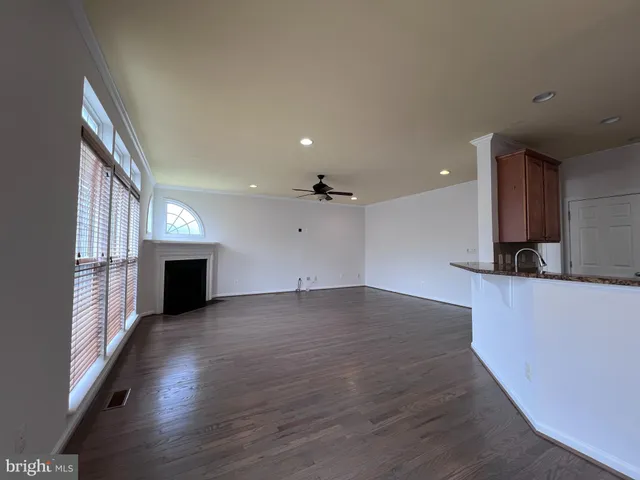 $4,650 | 3925 Beeker Mill Place, Chantilly, VA 20151