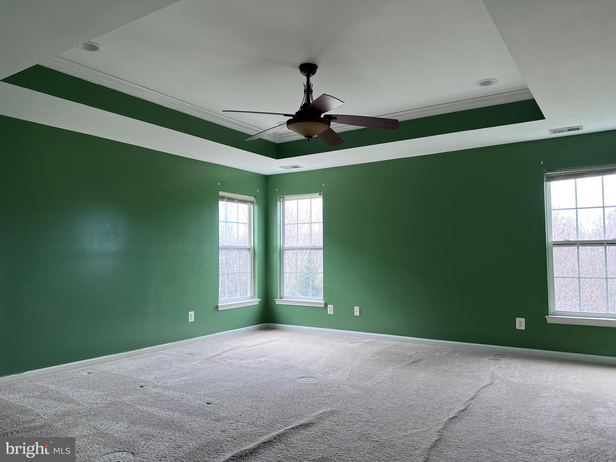 3925 Beeker Mill Place Chantilly, VA 20151 - Photo 17 of 40 a view of an empty room with a window