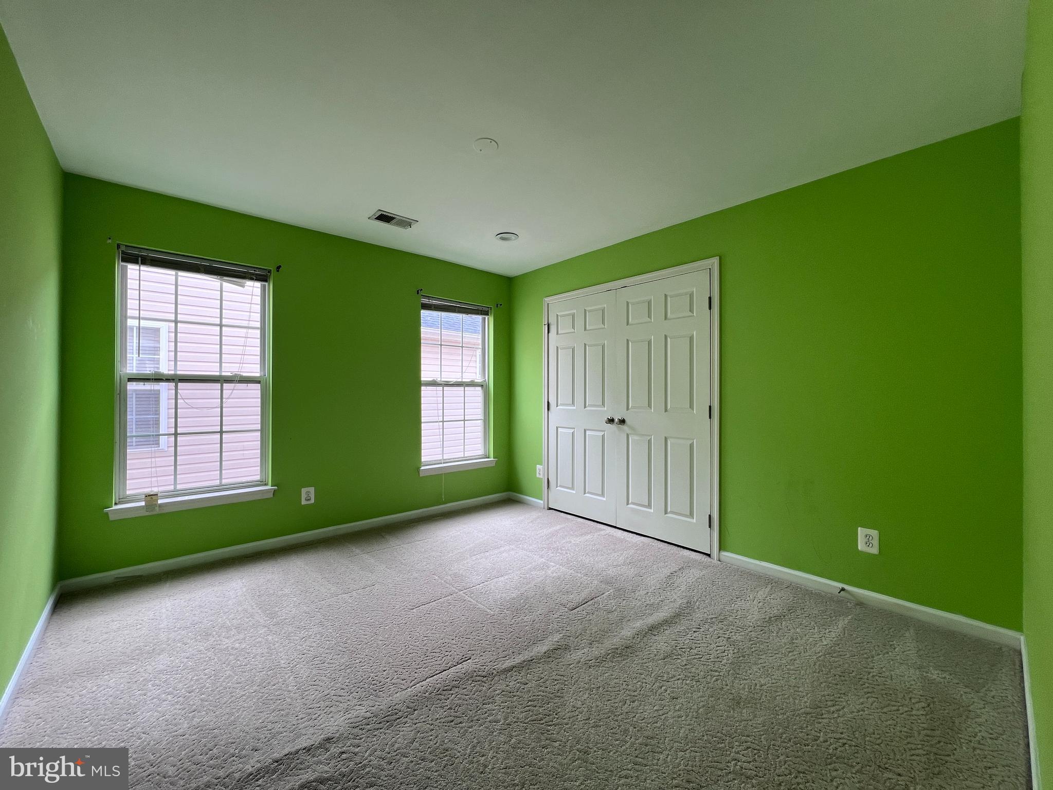 3925 Beeker Mill Place Chantilly, VA 20151 - Photo 24 of 40 an empty room with windows