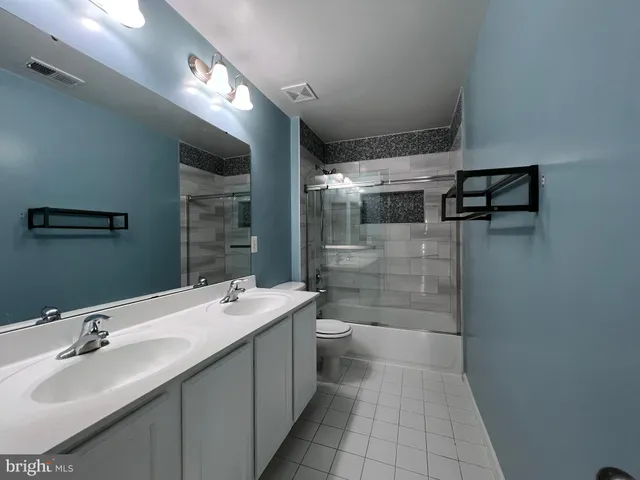 $4,650 | 3925 Beeker Mill Place, Chantilly, VA 20151