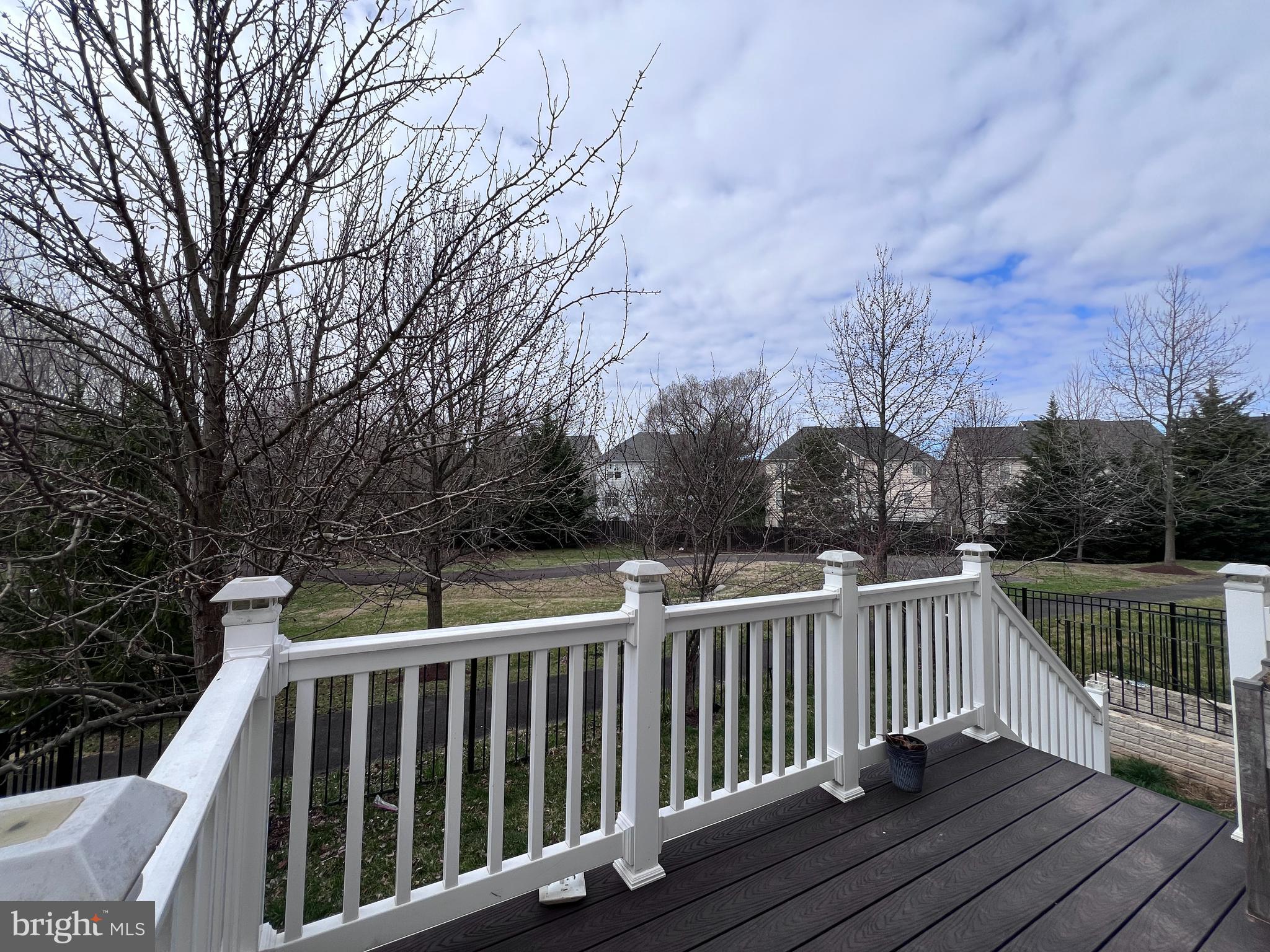 3925 Beeker Mill Place Chantilly, VA 20151 - Photo 36 of 40 a view of deck with a yard