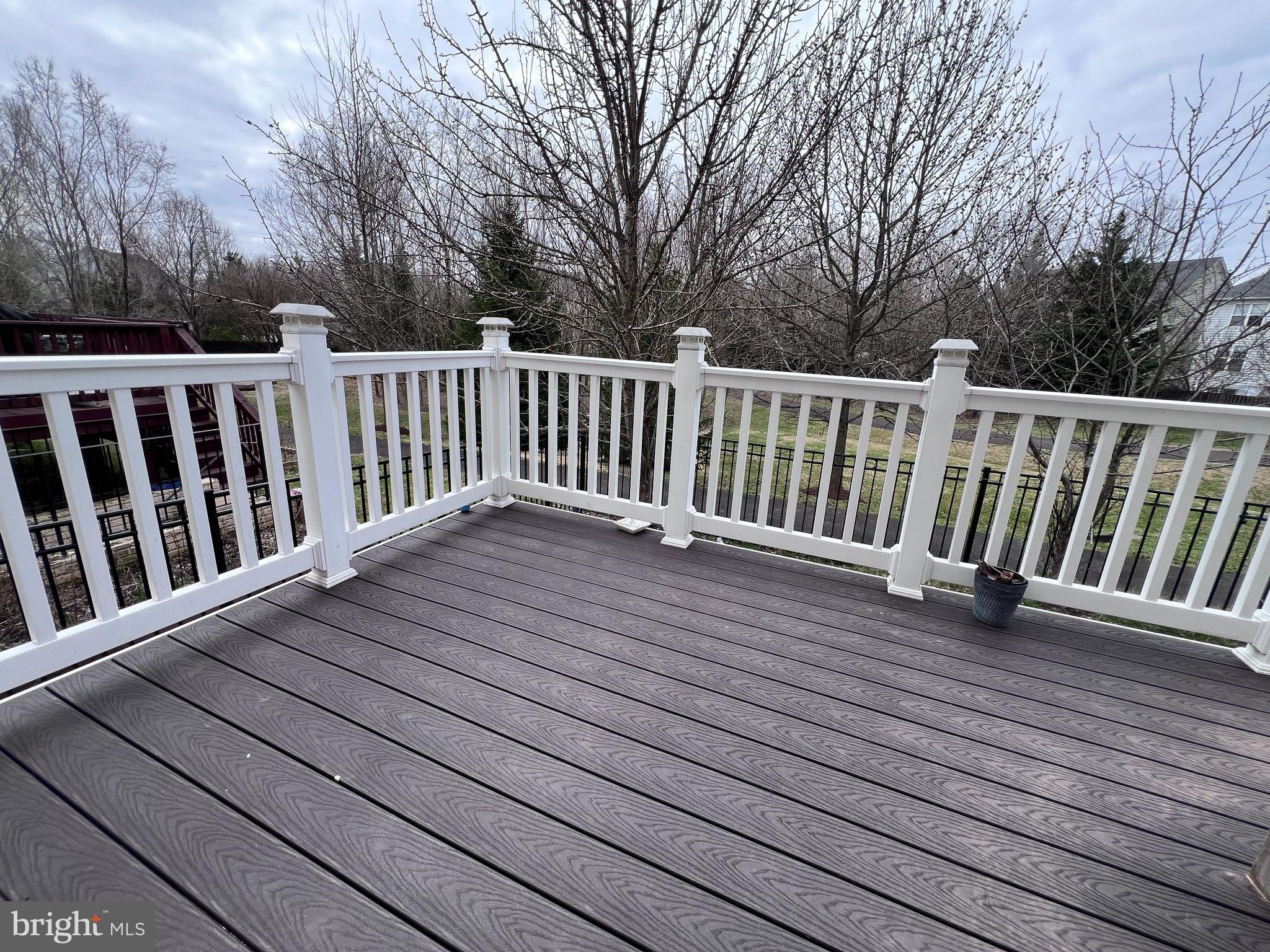 3925 Beeker Mill Place Chantilly, VA 20151 - Photo 38 of 40 a view of wooden deck