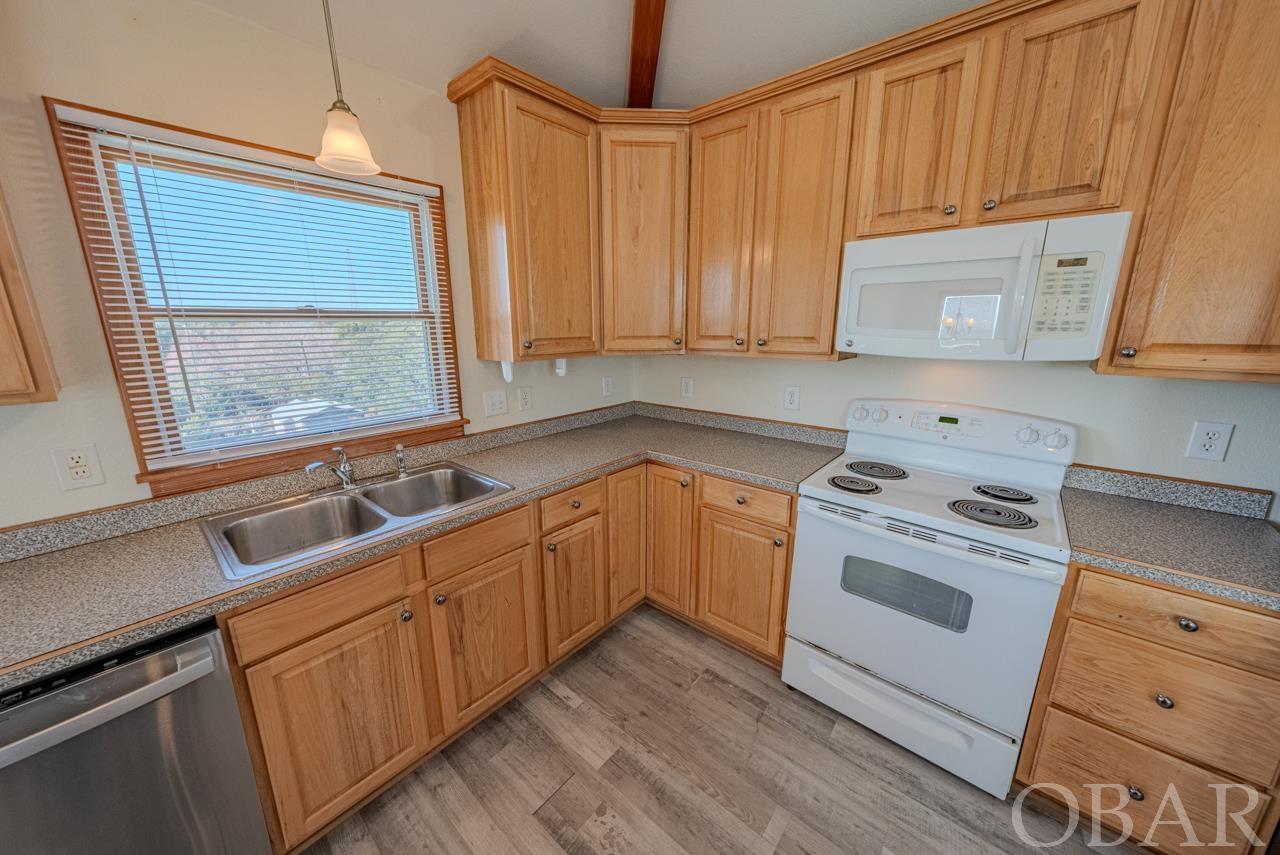 46244 Old Lighthouse Road Buxton, NC 27920 - Photo 9 of 37 Gallery Image 9