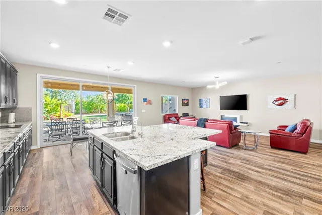 $950,000 | 994 River Garden Court, Henderson, NV 89002